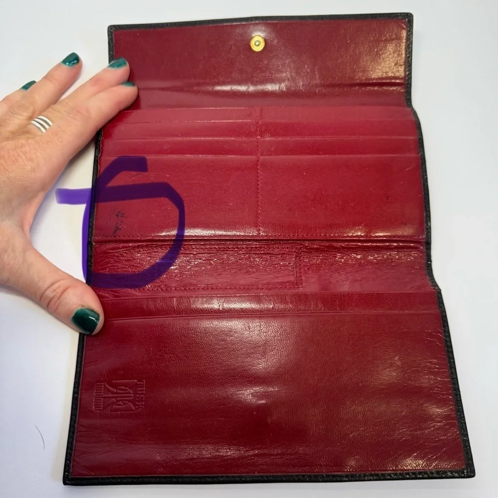Tusk luxurious black leather wallet